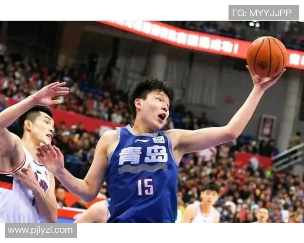 金士顿城与墨尔本鲨鱼的激烈对决揭示了篮球赛场的无限魅力与竞争精神