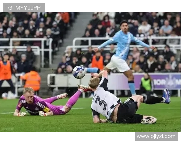 欧冠决赛温布利草坪问题引发球员集体不满与吐槽